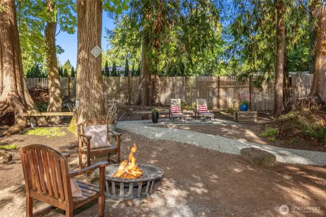 There's even a fire pit to roast marshmallows!