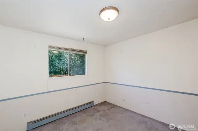 3rd shot of 3rd bedroom
