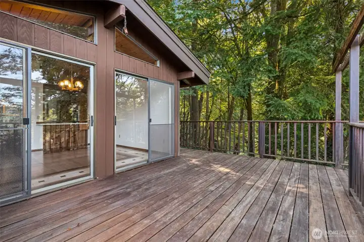 Deck off of the Dinning room