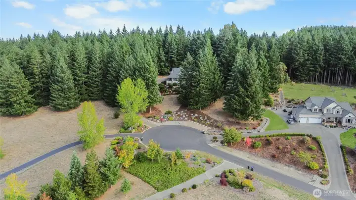 Home sits in a culdesac