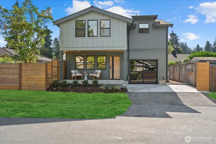 Front of this stunning, stand-alone new construction home.