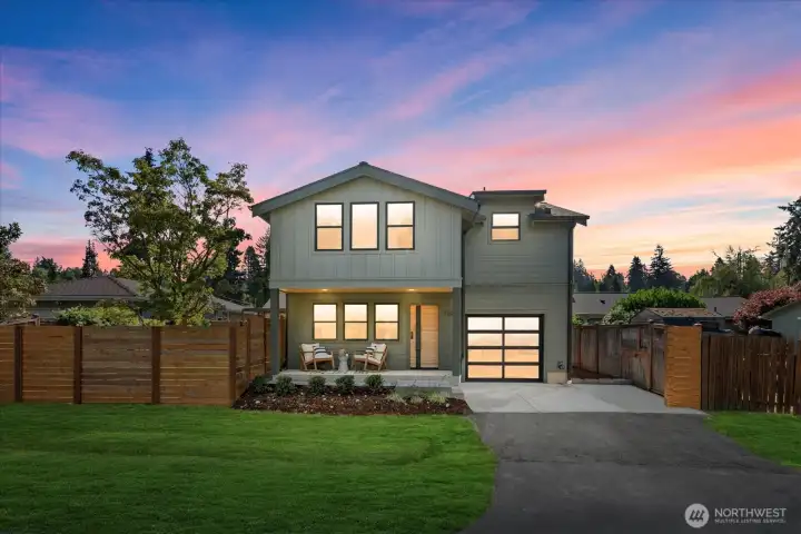 Stunning, custom 1443sqft standalone new construction home on a 2694sqft lot with large grassy yard.  4 bedrooms, 2.5 baths, and garage parking all in Seattle's desirable Broadview neighborhood.  Come make this incredible new build home.