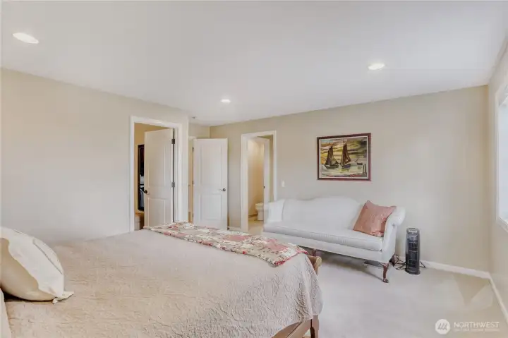 Relax and unwind in comfort.