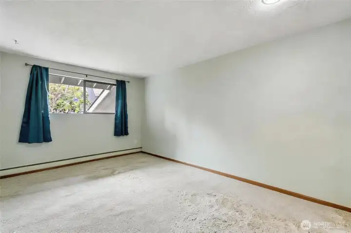 The second guest bedroom.