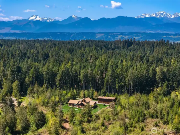 Proximity to the Olympics for recreation is a nice bonus, especially given that the ouskirts of Poulsbo (Home Depot et al) are only 1.5 miles away via Highway 3 or little-used and uncongested back roads.