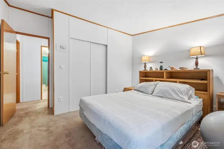 Second bedroom.