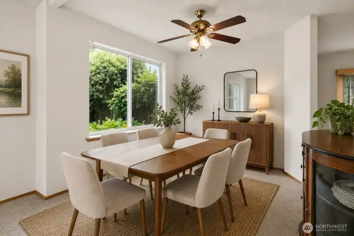 Virtually Staged    Dining Rm