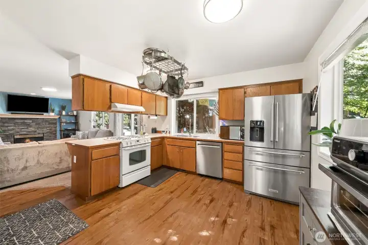Big kitchen with gas range and all appliances stay