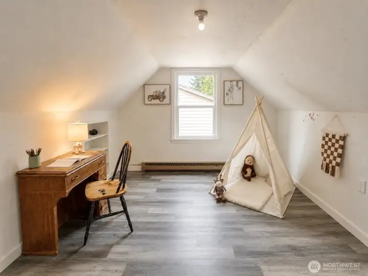 Bedroom or Bonus Room Bedroom or Bonus Room