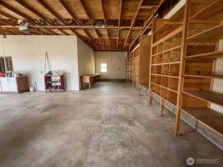Shop/Garage Space Shop/Garage Space