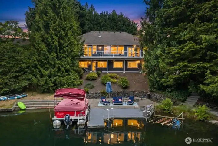 Welcome to your private Lake Tapps retreat featuring 59 feet of prime waterfront in a peaceful cove.  Located in the highly acclaimed Dieringer School District and close to great restaurants, shopping and the Sounder.