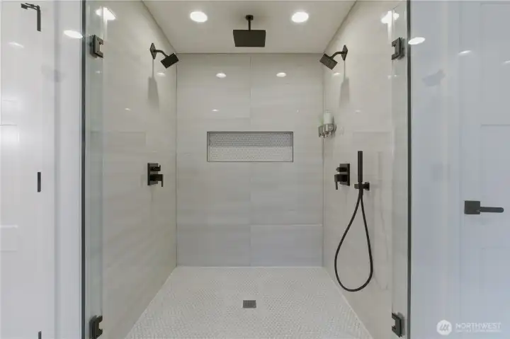 Bathroom of Main Bedroom Bathroom of Main Bedroom