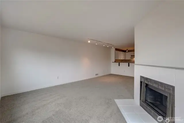 Living room(Facing West/South)