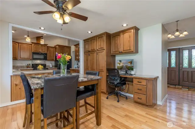 Convenient built-in desk in the dining area