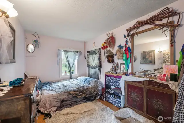 347 cabin bedroom.