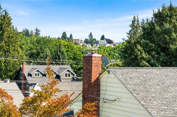 Spae needle view/ Expand deck like the house next door for expadned view