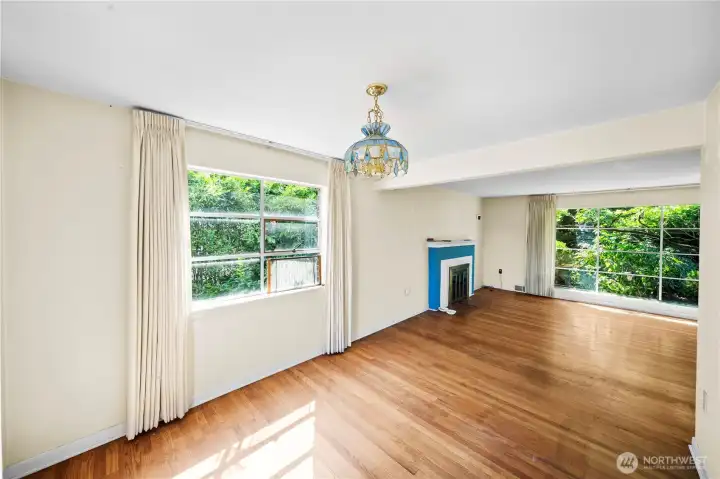 Dining room view could become Kitchen redseign and open floorplan