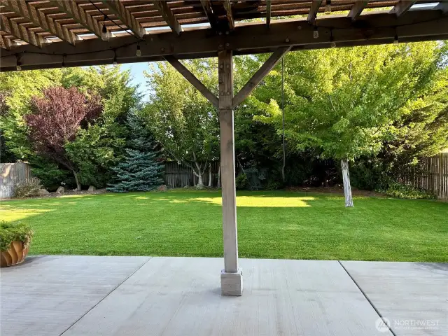 Enjoy the Ellensburg tranquility at this home without needing too much yard maintenance!