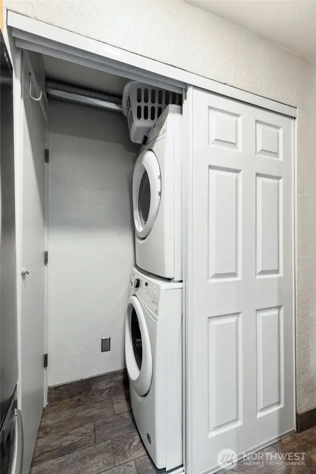 Convenient in-unit washer and dryer.