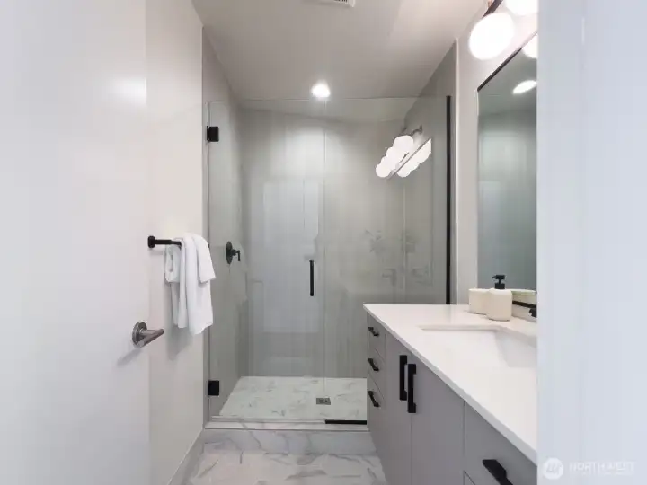 Sizeable bath with private sliding door lavatory