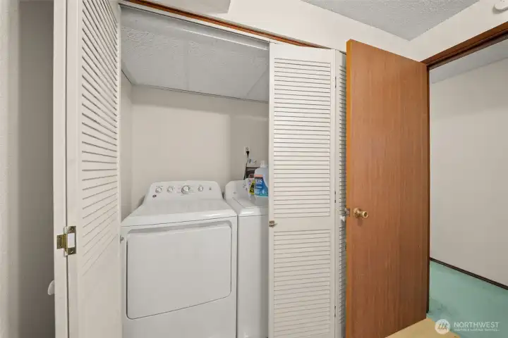Office/Den/Laundry Office/Den/Laundry