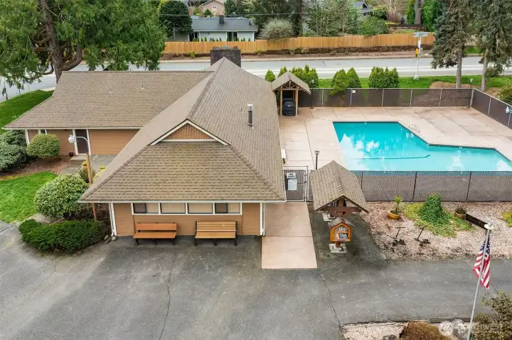 Braeburn Clubhouse & Pool