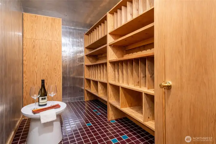 Hidden wine cellar with storage for up to 750 bottles