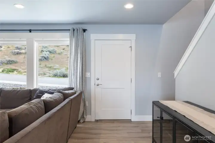 Come on in! This home is SUPER clean!
