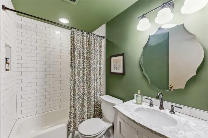 upstairs main bath