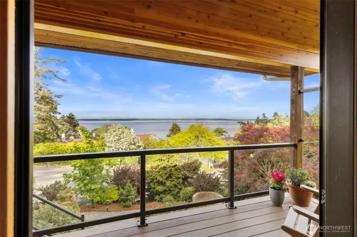 Deck off the primary bedroom
