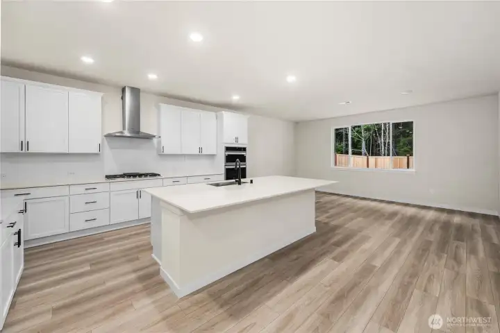 Photos of a previously completed home. Actual colors and finishes may vary. See site agent for details.