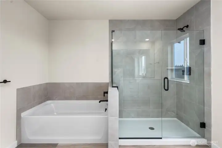Photos of a previously completed home. Actual colors and finishes may vary. See site agent for details.