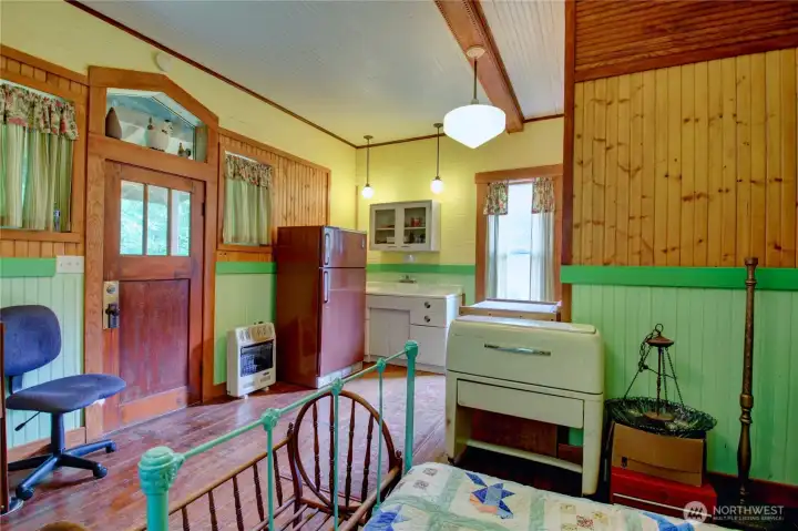 Guess house has a bath with shower.