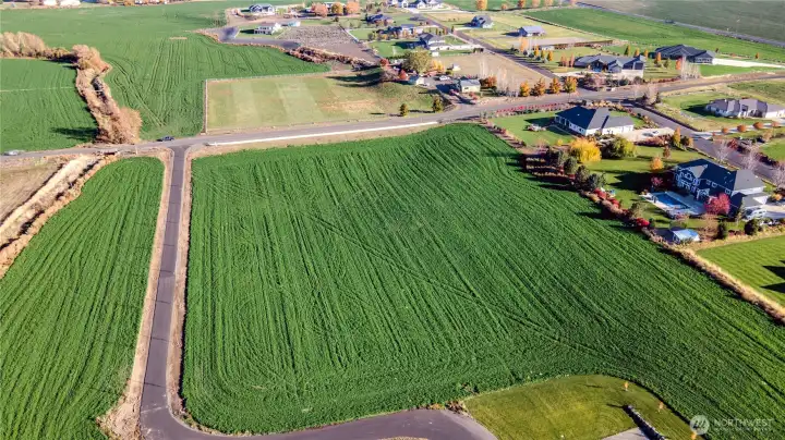 5 Acres Close to Town