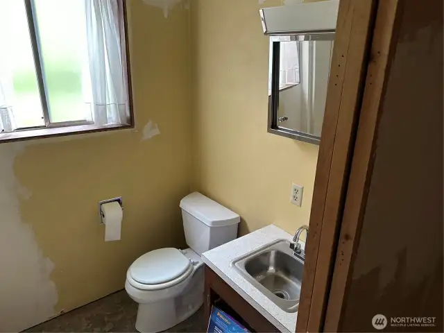 Downstairs full bathroom