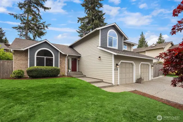 Beautiful 4bed/3 bath home in the Falls! New(er) cement siding, 50 year roof + windows too! This home sits on a lovely, level and fully fenced lot, tucked into a quiet cul-de-sac in a most desirable community and fun neighborhood.   Simply....steps to great schools, trails and parks! This home is move in ready to love!