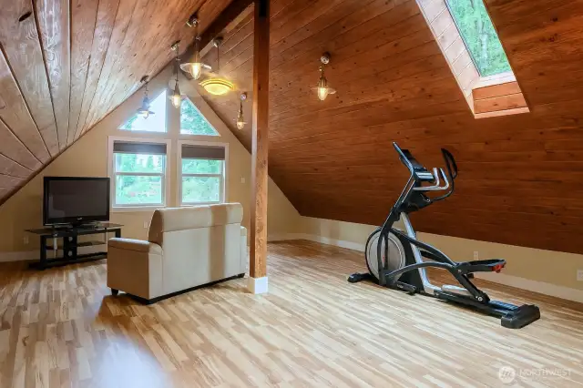 Large Bonus Room off the Primary Bathroom