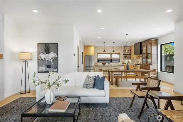 Enter to great open spaces. Connected and segmented all at once to retreat or stay together.