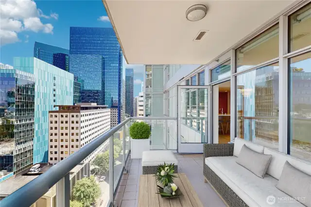 LArge deck with sweeping views of South LAke Union