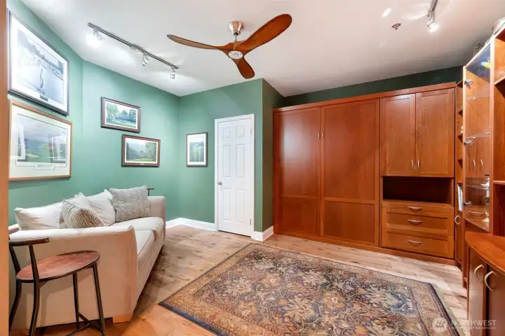 The perfect flex space! Home office?