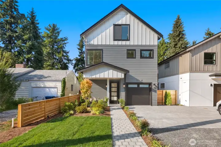 3814 sits on its own lot, no ADU. Plenty of parking plus a level, fully-fenced backyard too!