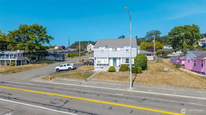 1610 SE Pioneer Way 5-unit rental