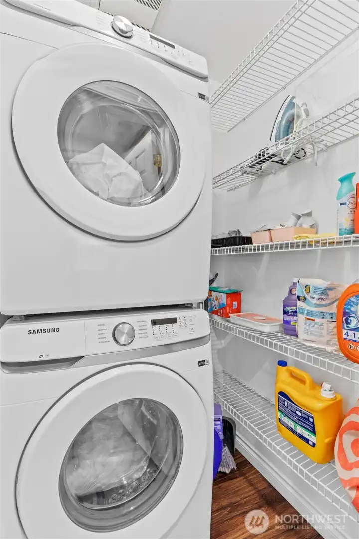 Full size washer/dryer in unit