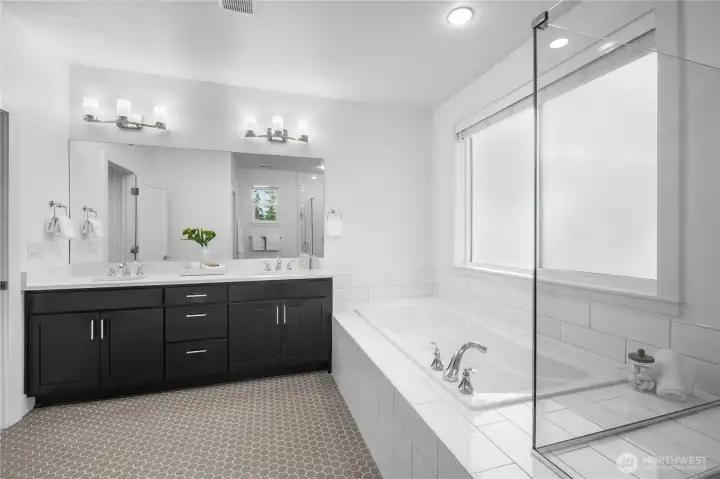 Douible vanity with plentiful storage