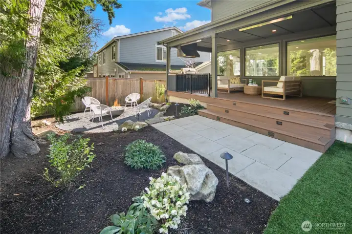 Seamless indoor-outdoor living. Luxury that lives beautifully in every season.