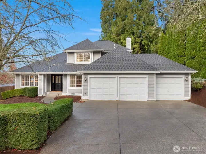 Sited high on a sunny, corner lot with territorial views in Bothell's Bridlewood Neighborhood, this northwest contemporary home has been recently updated. Professionally landscaped, the large, tree-lined property is fully-fenced. With a three-car garage and expansive driveway, this home offers ample parking.