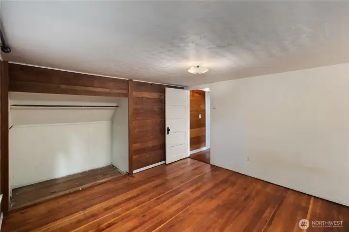 Upstairs bedroom 2