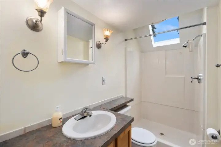 Upstairs 3/4 bath