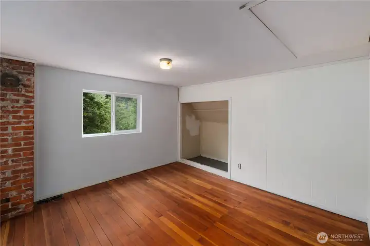 Upstairs bedroom 3
