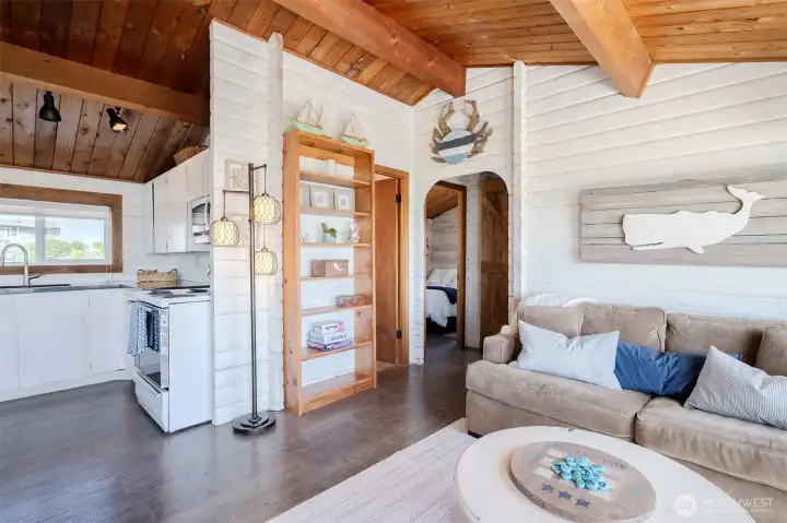 Great room with pull out sofa